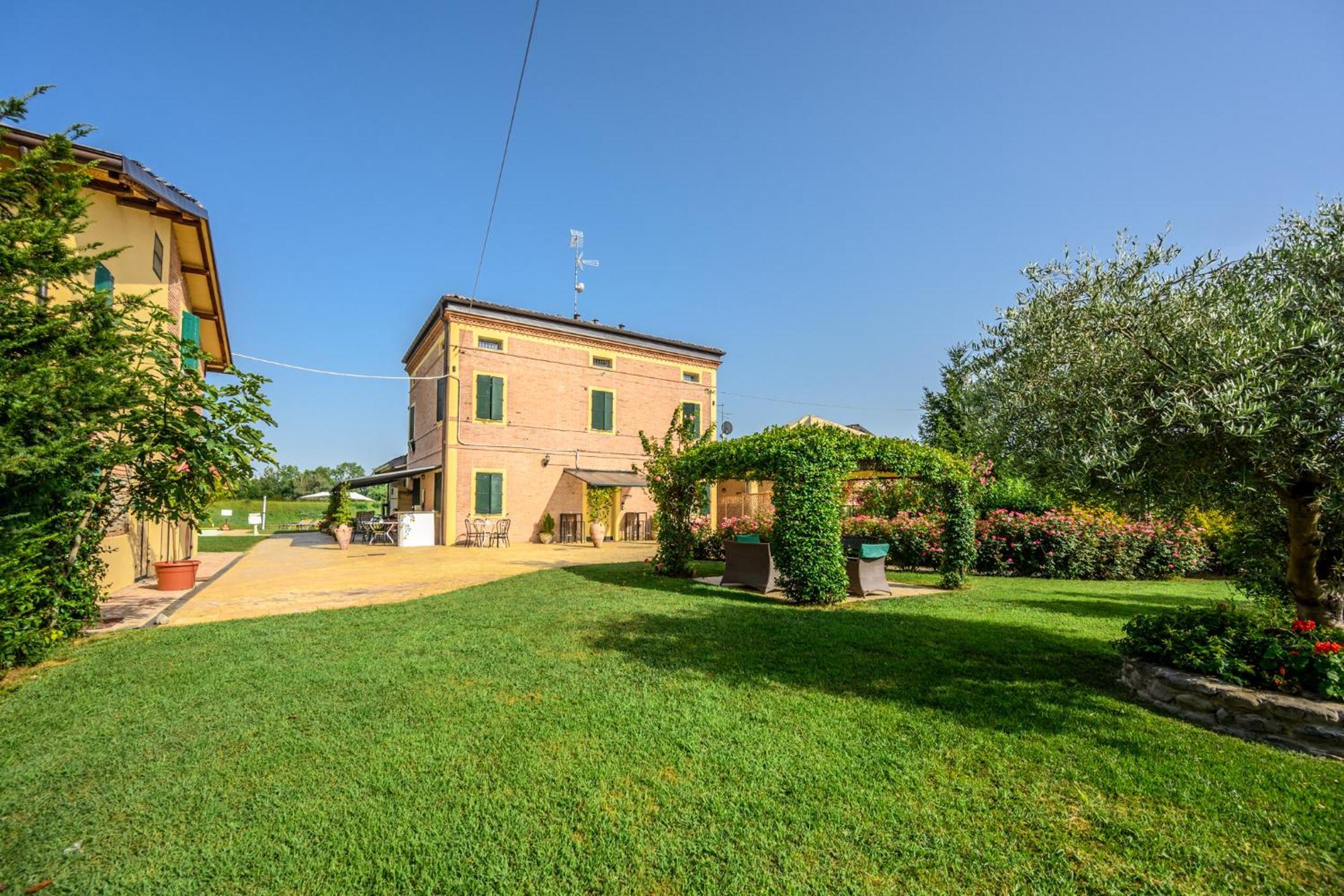 La Casa Di Valeria - Modena Bed and Breakfast Εξωτερικό φωτογραφία