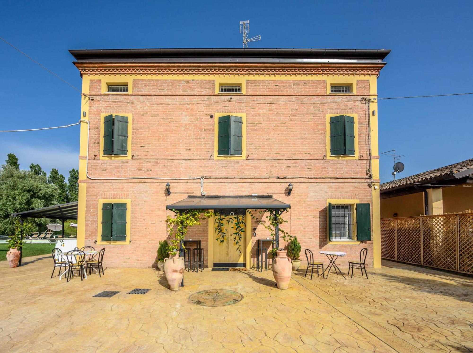 La Casa Di Valeria - Modena Bed and Breakfast Εξωτερικό φωτογραφία